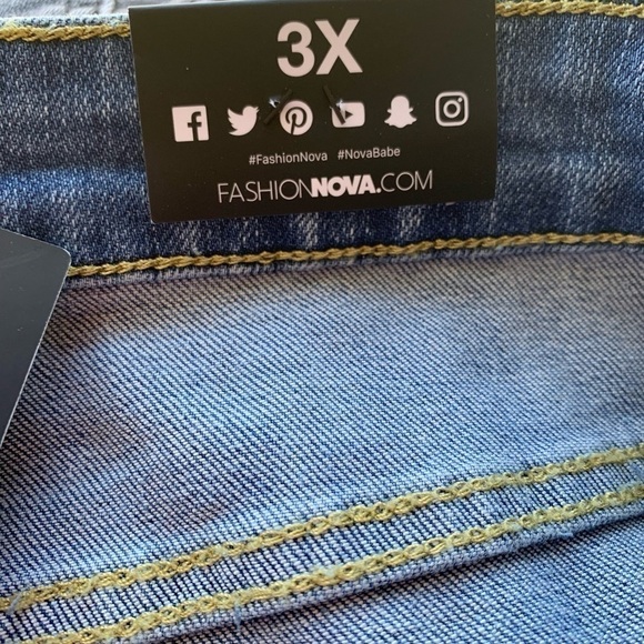FASHION NOVA From A Distance Mid Rise Plus Size Jeans Size 3X NEW - Picture 8 of 11